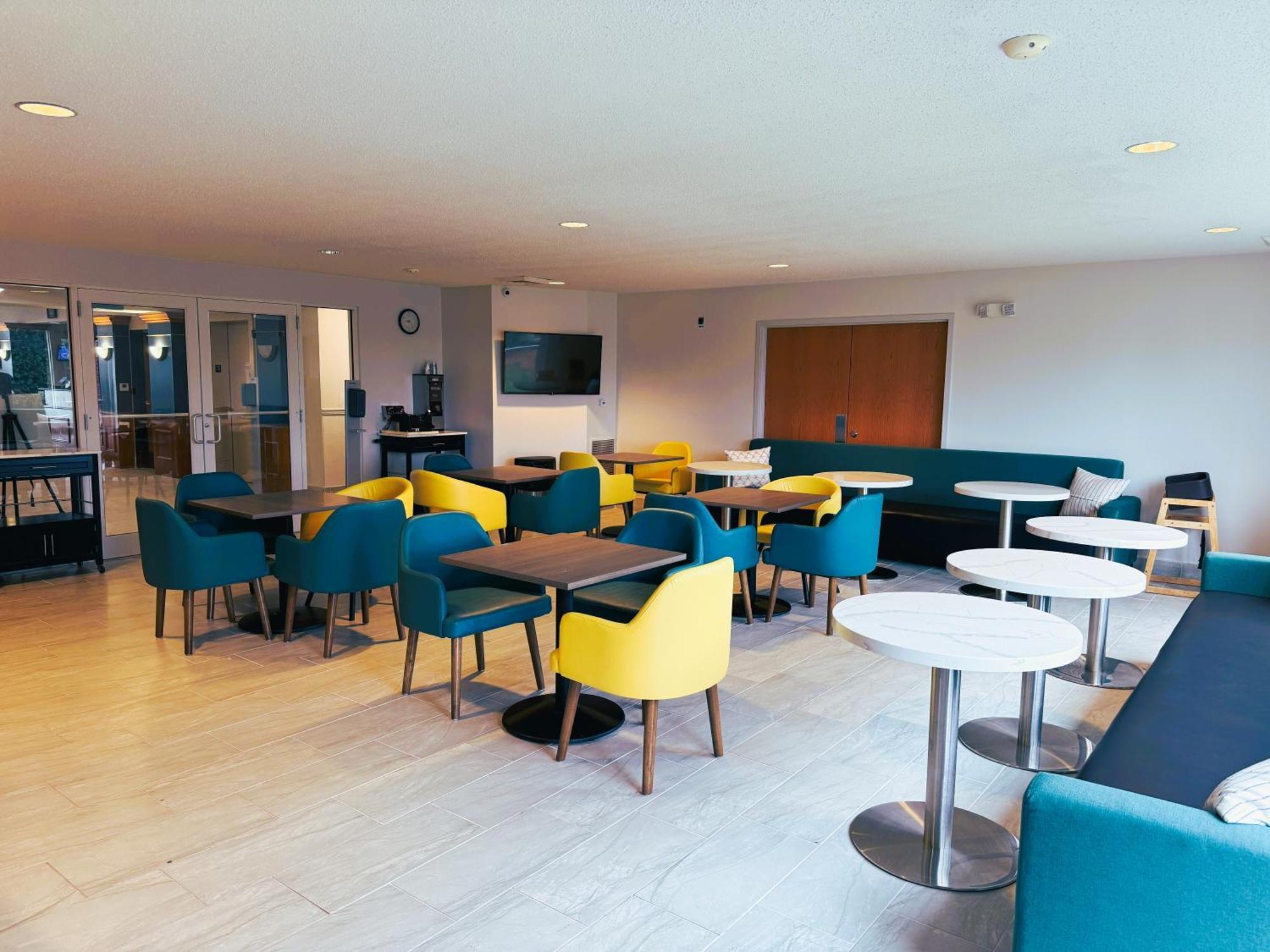 Comfort Inn & Suites Sheboygan I-43 Ngoại thất bức ảnh