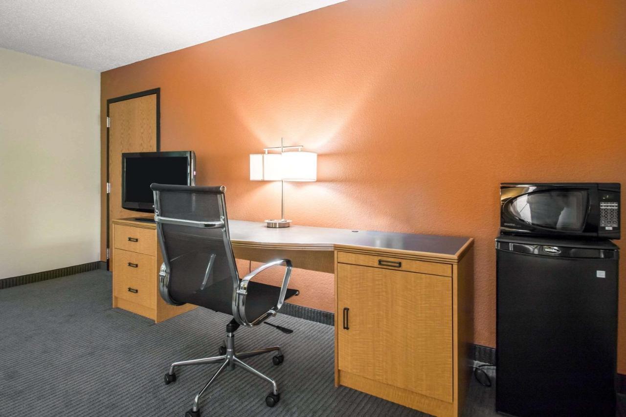 Comfort Inn & Suites Sheboygan I-43 Ngoại thất bức ảnh